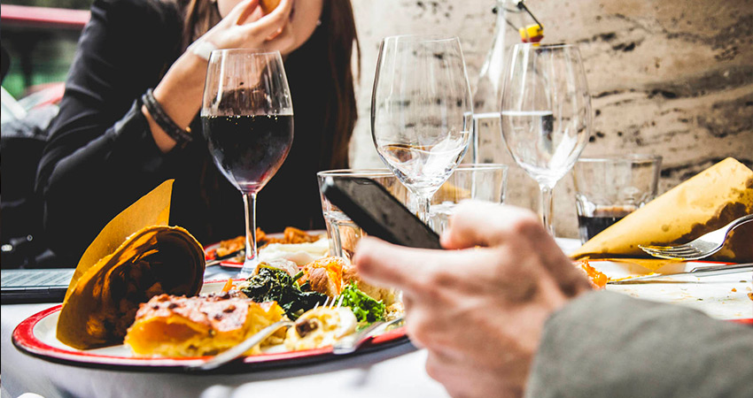 Errores comunes en una cena de negocios